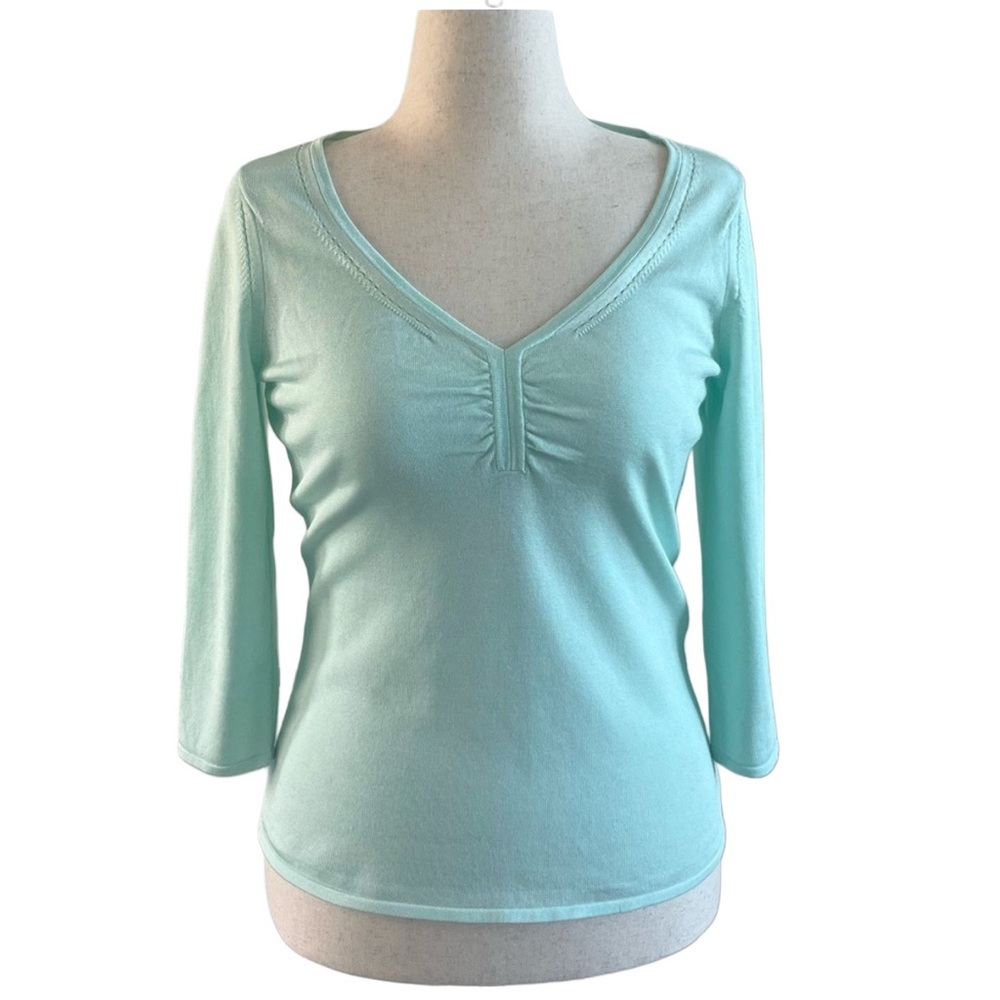 LAST CHANCE!WHBM | Mint V Neck Light sweater | Sz M | Very Good Condition.